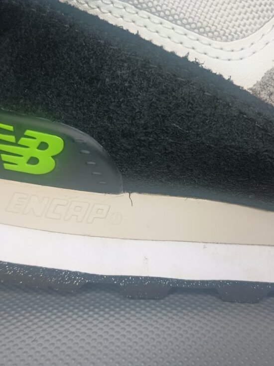 Athletic_Shoes